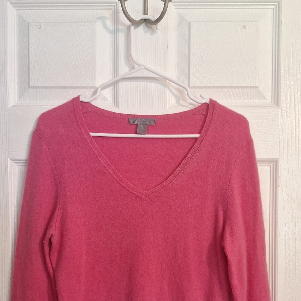 Women's Pink V-Neck Cashmere  Sweater
